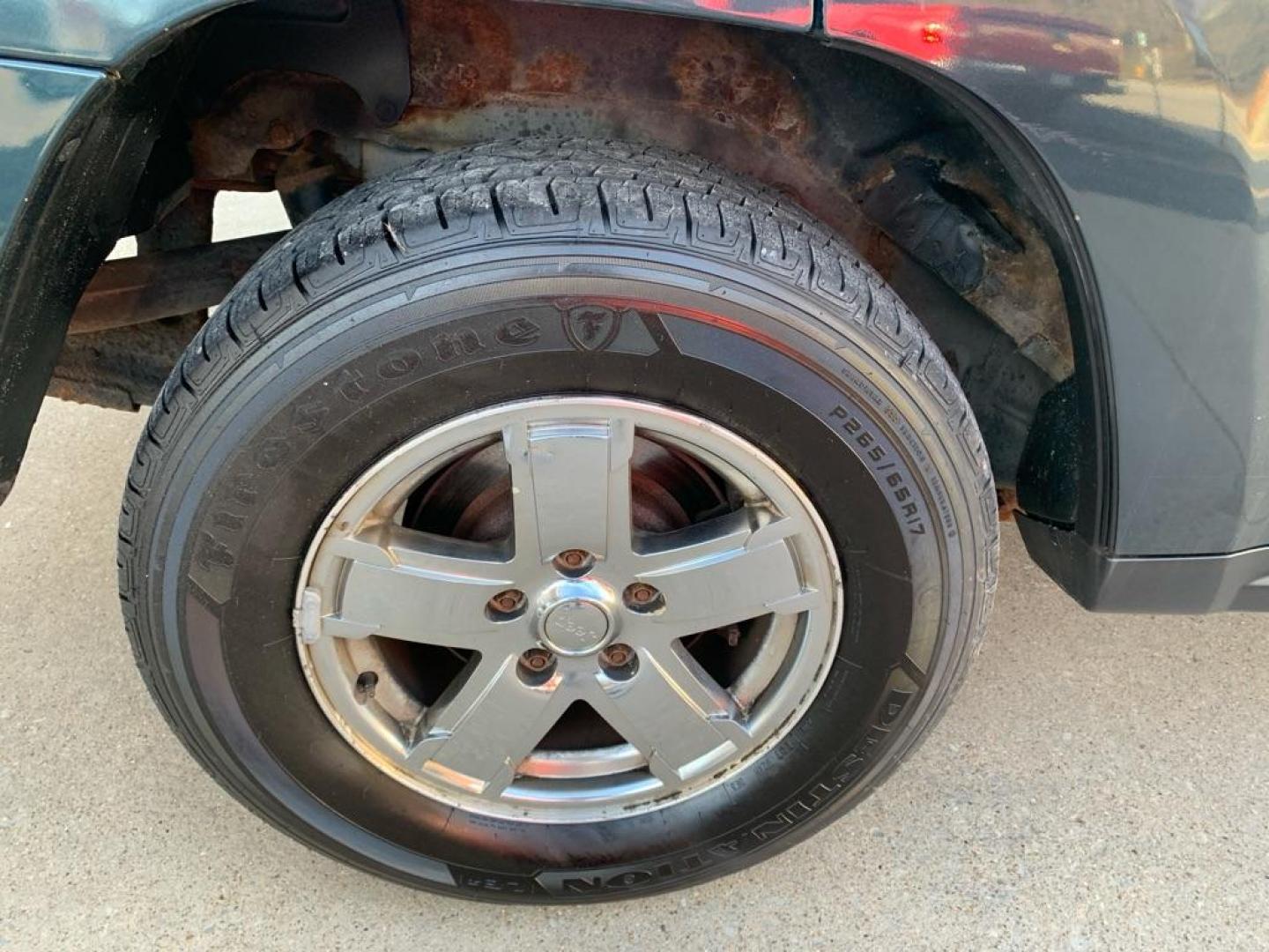 2005 GREEN JEEP GRAND CHEROKEE LIMITED (1J4HR58205C) with an 5.7L engine, Automatic transmission, located at 503 First Street, Canonsburg, PA, 15317, (724) 745-0566, 40.266006, -80.178413 - Photo#11