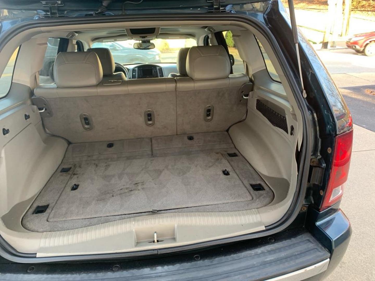 2005 GREEN JEEP GRAND CHEROKEE LIMITED (1J4HR58205C) with an 5.7L engine, Automatic transmission, located at 503 First Street, Canonsburg, PA, 15317, (724) 745-0566, 40.266006, -80.178413 - Photo#7