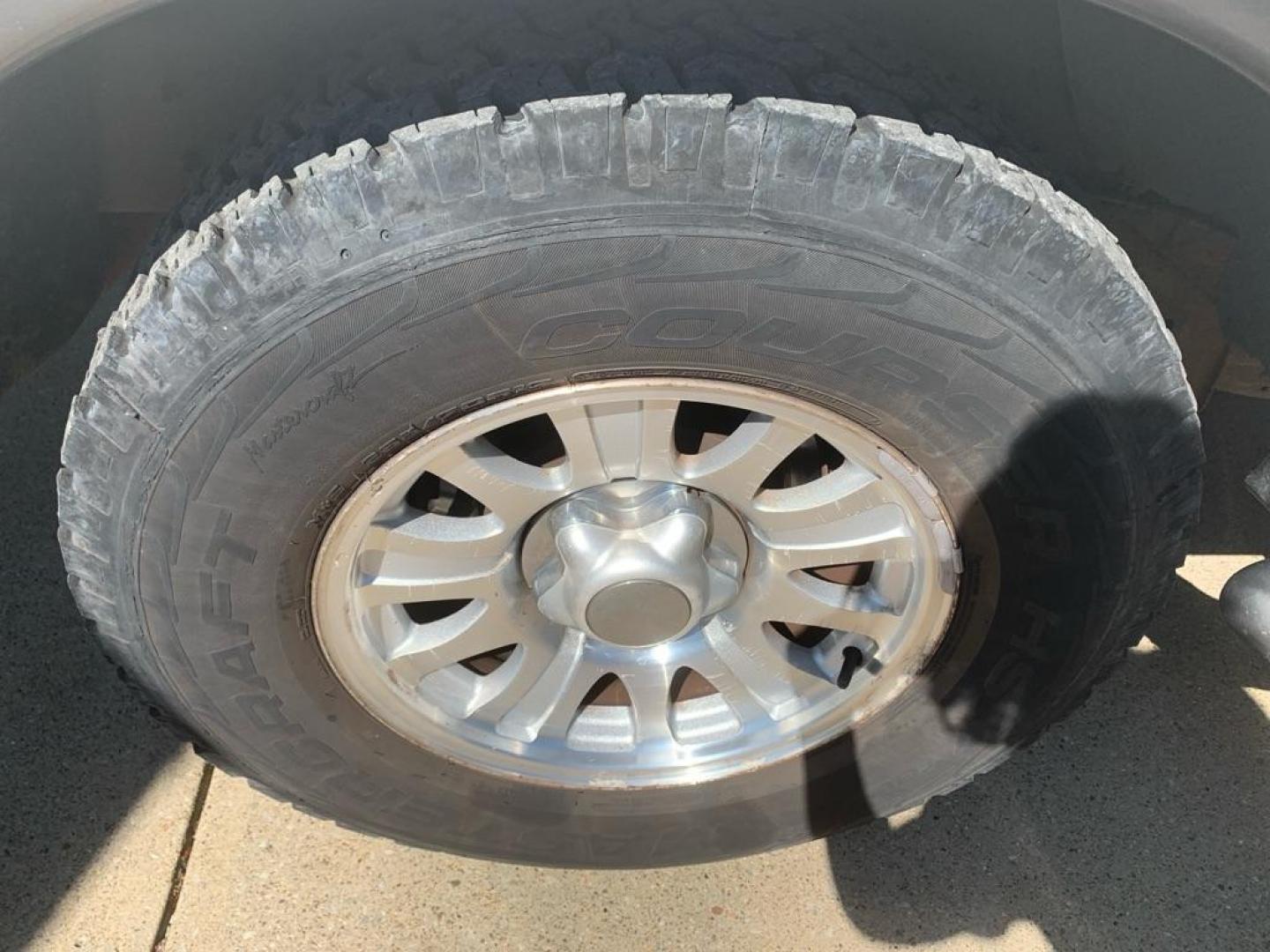 2000 WHITE FORD EXPEDITION XLT (1FMRU15L2YL) with an 5.4L engine, Automatic transmission, located at 503 First Street, Canonsburg, PA, 15317, (724) 745-0566, 40.266006, -80.178413 - CAR FAX AVAILABLE! TOW PACKAGE, AM/FM/CD CHANGER/ TAPE, PREMIUM SOUND, LEATHER, 3RD ROW, CRUISE CONTROL, POWER DRIVER'S SEAT, KEYLESS ENTRY, RUNNING BOARDS, POWER LOCKS WINDOWS and MIRRORS, REAR CLIMATE CONTROL WE FINANCE! FAST AND EASY APPROVALS! CALL US OR APPLY ONLINE: 724-745-0566 OFFIC - Photo#11