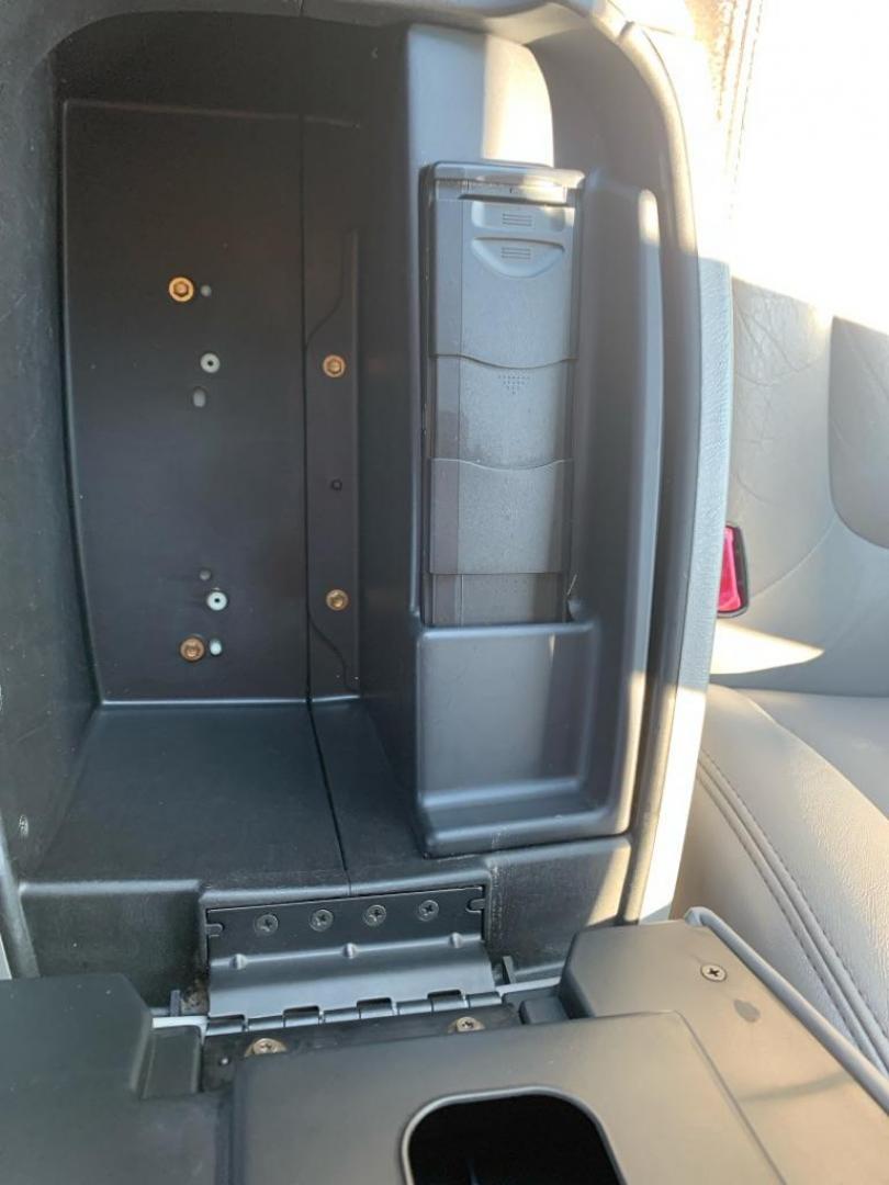 2000 WHITE FORD EXPEDITION XLT (1FMRU15L2YL) with an 5.4L engine, Automatic transmission, located at 503 First Street, Canonsburg, PA, 15317, (724) 745-0566, 40.266006, -80.178413 - CAR FAX AVAILABLE! TOW PACKAGE, AM/FM/CD CHANGER/ TAPE, PREMIUM SOUND, LEATHER, 3RD ROW, CRUISE CONTROL, POWER DRIVER'S SEAT, KEYLESS ENTRY, RUNNING BOARDS, POWER LOCKS WINDOWS and MIRRORS, REAR CLIMATE CONTROL WE FINANCE! FAST AND EASY APPROVALS! CALL US OR APPLY ONLINE: 724-745-0566 OFFIC - Photo#31