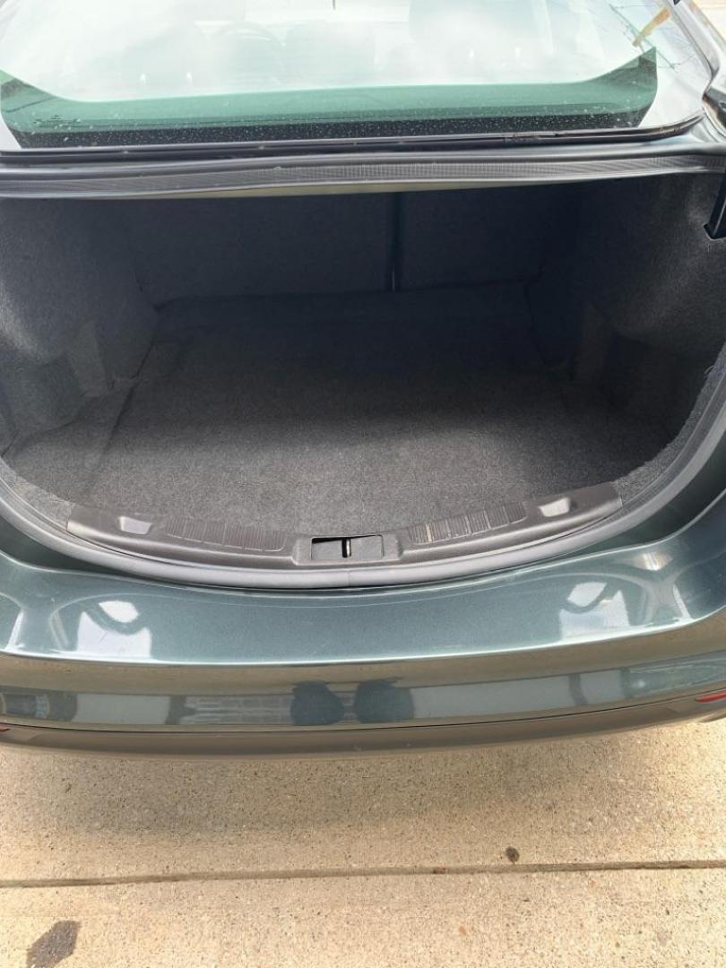 2016 GRAY FORD FUSION SE (3FA6P0H72GR) with an 2.5L engine, Automatic transmission, located at 503 First Street, Canonsburg, PA, 15317, (724) 745-0566, 40.266006, -80.178413 - Photo#13