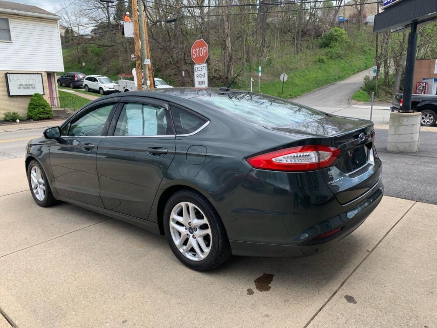 2016 GRAY FORD FUSION SE (3FA6P0H72GR) with an 2.5L engine, Automatic transmission, located at 503 First Street, Canonsburg, PA, 15317, (724) 745-0566, 40.266006, -80.178413 - Photo#1