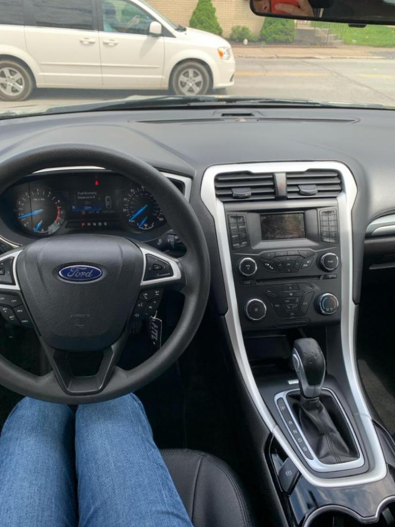 2016 GRAY FORD FUSION SE (3FA6P0H72GR) with an 2.5L engine, Automatic transmission, located at 503 First Street, Canonsburg, PA, 15317, (724) 745-0566, 40.266006, -80.178413 - Photo#21