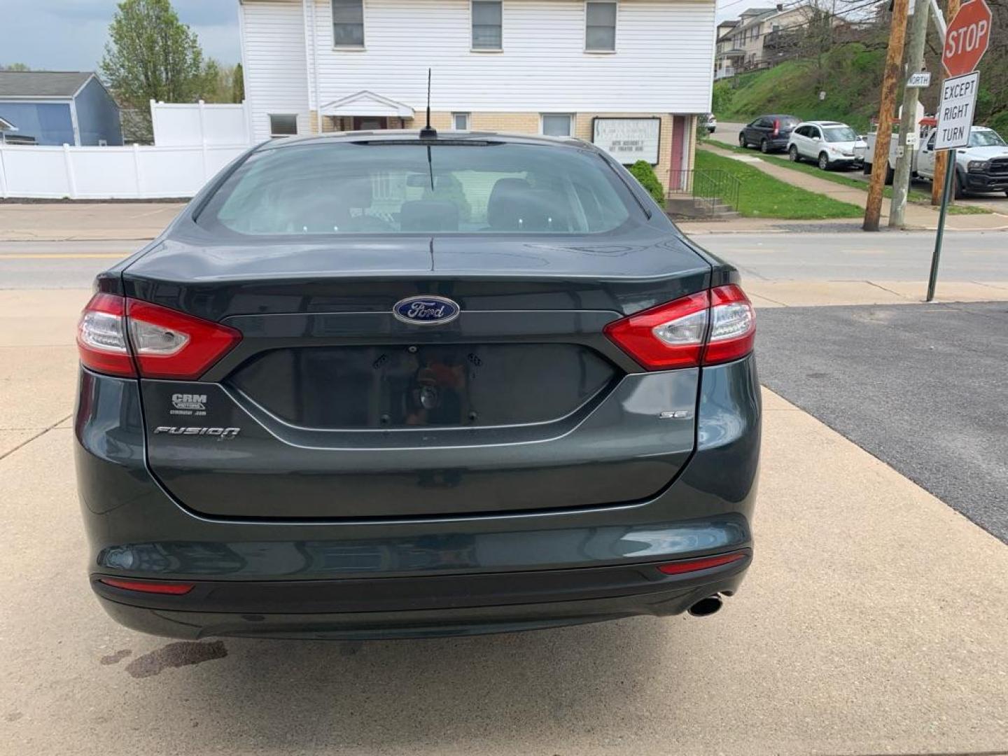 2016 GRAY FORD FUSION SE (3FA6P0H72GR) with an 2.5L engine, Automatic transmission, located at 503 First Street, Canonsburg, PA, 15317, (724) 745-0566, 40.266006, -80.178413 - Photo#2