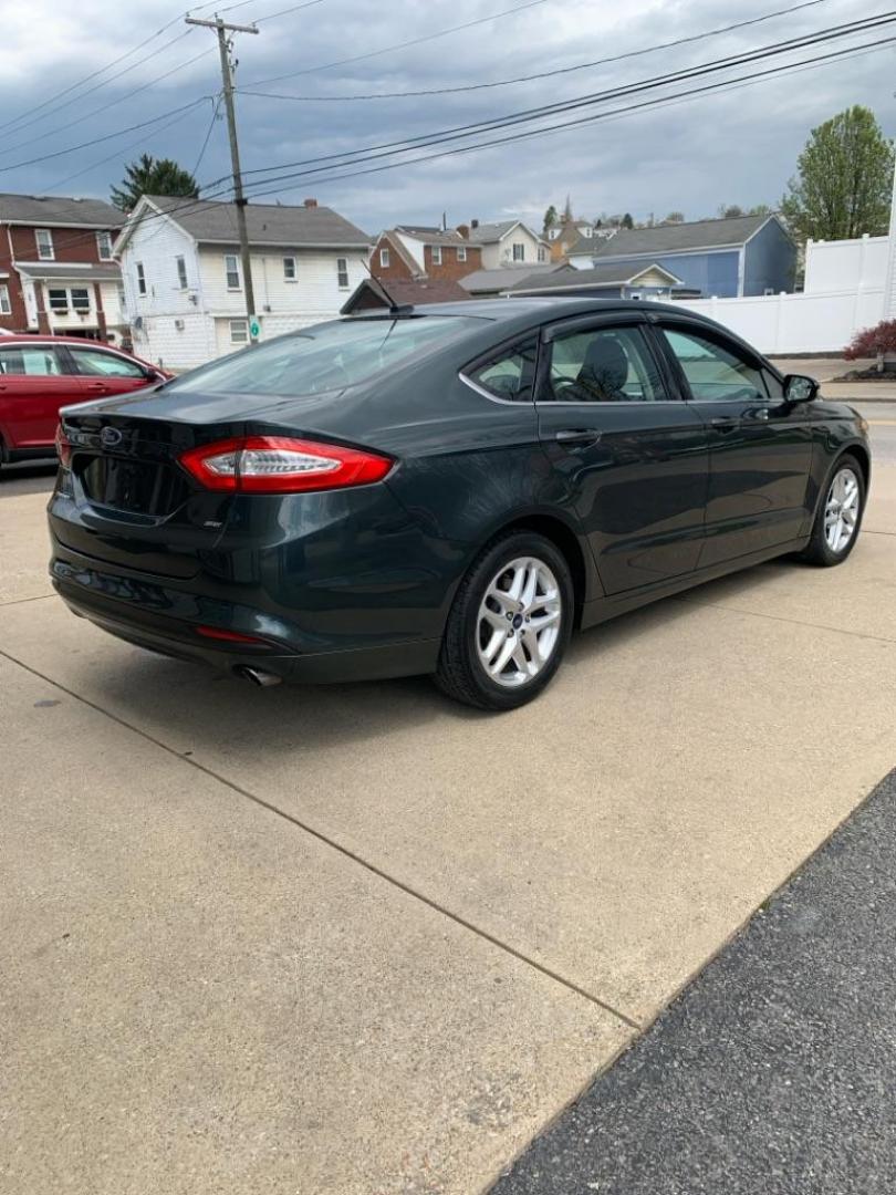 2016 GRAY FORD FUSION SE (3FA6P0H72GR) with an 2.5L engine, Automatic transmission, located at 503 First Street, Canonsburg, PA, 15317, (724) 745-0566, 40.266006, -80.178413 - Photo#4