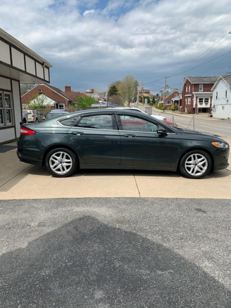 2016 GRAY FORD FUSION SE (3FA6P0H72GR) with an 2.5L engine, Automatic transmission, located at 503 First Street, Canonsburg, PA, 15317, (724) 745-0566, 40.266006, -80.178413 - Photo#5