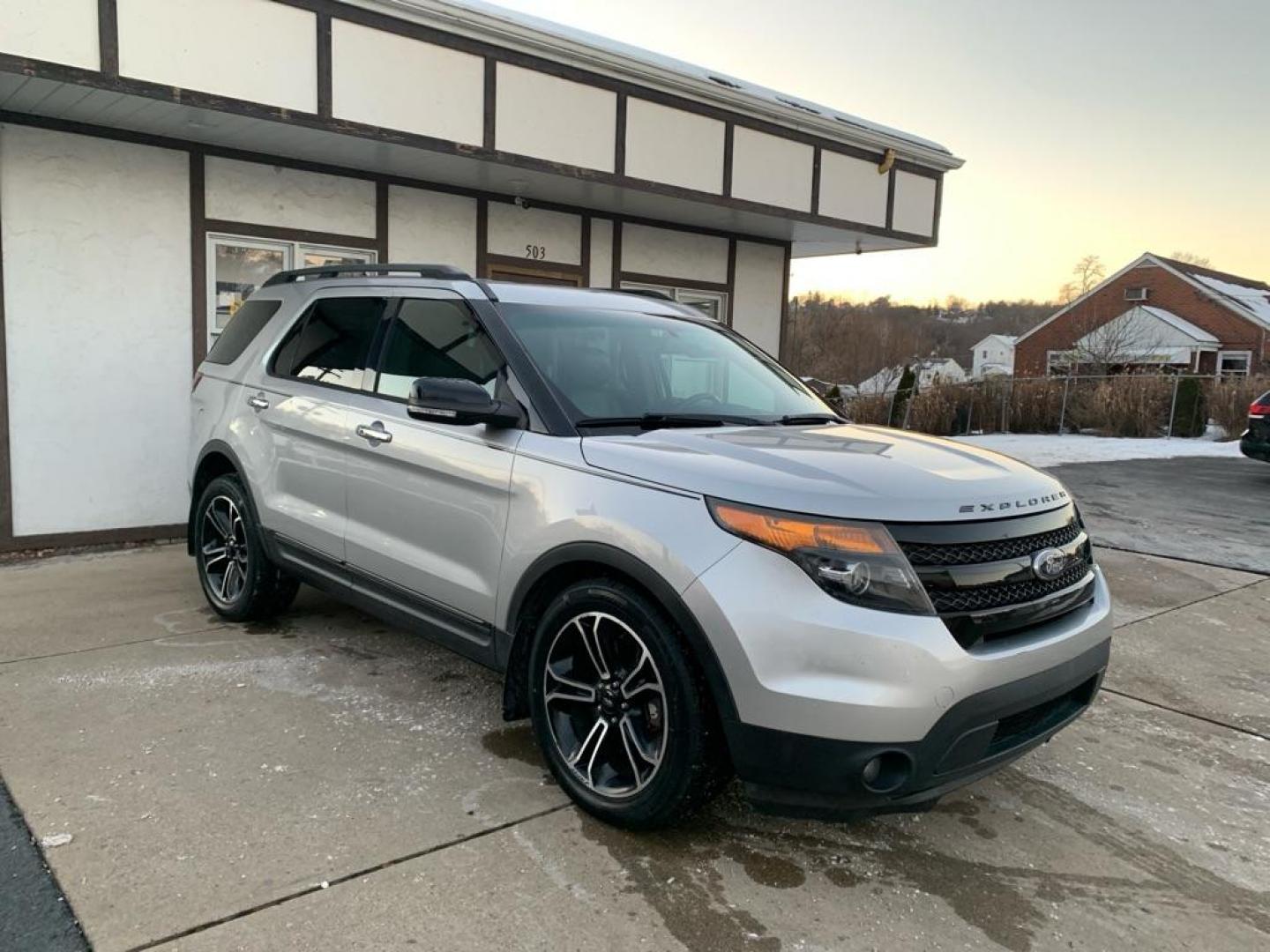 2014 SILVER FORD EXPLORER SPORT (1FM5K8GT0EG) with an 3.5L engine, Automatic transmission, located at 503 First Street, Canonsburg, PA, 15317, (724) 745-0566, 40.266006, -80.178413 - Photo#3