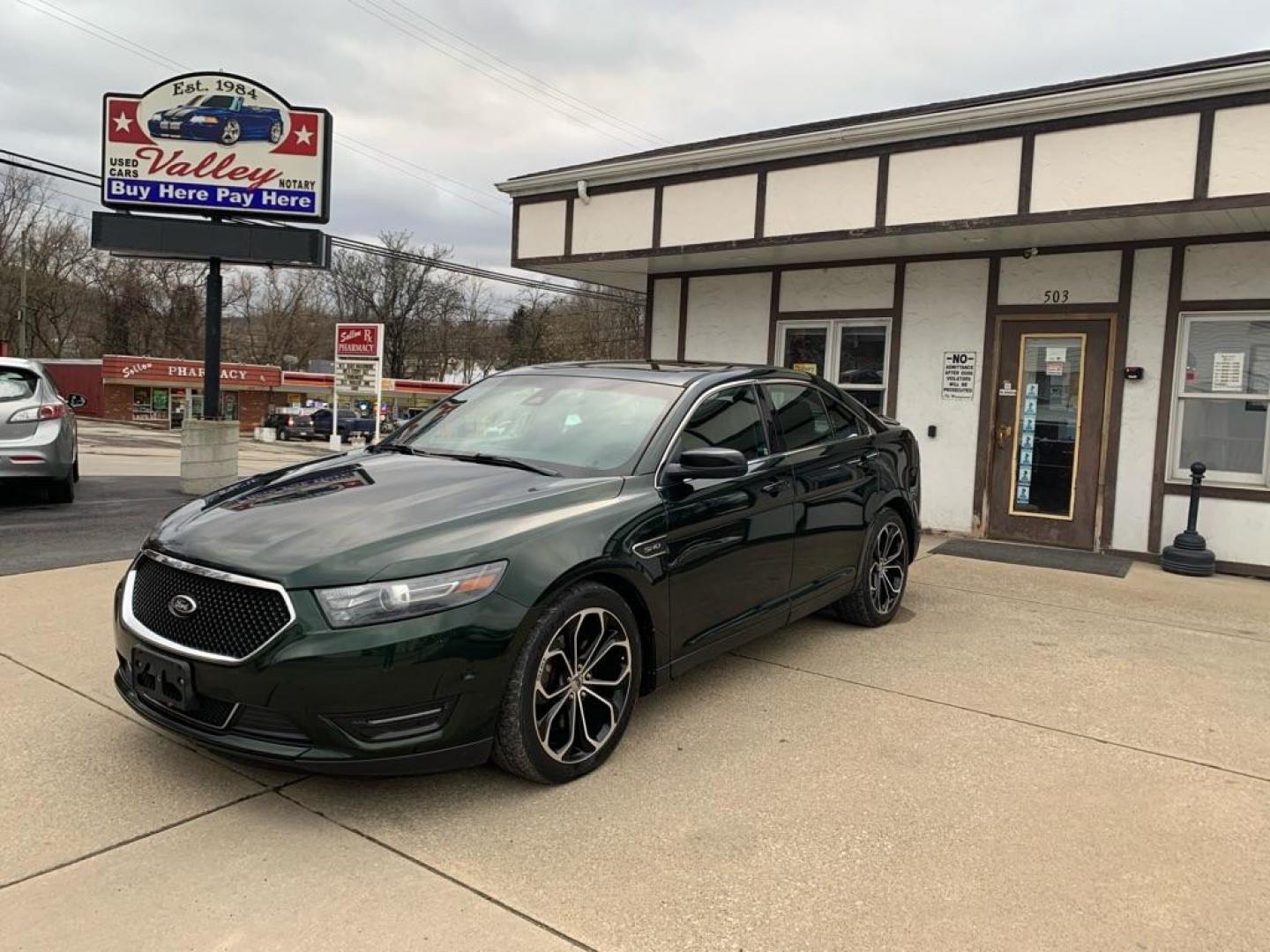 2013 GREEN FORD TAURUS SHO (1FAHP2KT5DG) with an 3.5L engine, Automatic transmission, located at 503 First Street, Canonsburg, PA, 15317, (724) 745-0566, 40.266006, -80.178413 - CAR FAX AVAILABLE! WE FINANCE! FAST AND EASY APPROVALS! CALL US OR APPLY ONLINE: 724-745-0566 OFFICE WWW.USEDCARSCANONSBURGPA.COM AFTER HOURS QUESTIONS? TEXT US! 724-825-1817 - Photo#0