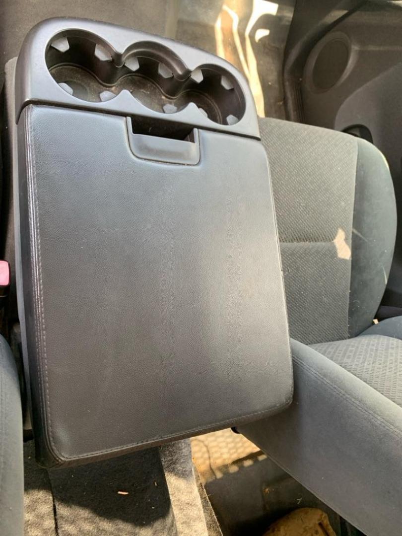 2008 WHITE CHEVROLET SILVERADO 2500 HEAVY DUTY (1GBHC29K98E) with an 6.0L engine, Automatic transmission, located at 503 First Street, Canonsburg, PA, 15317, (724) 745-0566, 40.266006, -80.178413 - Photo#29