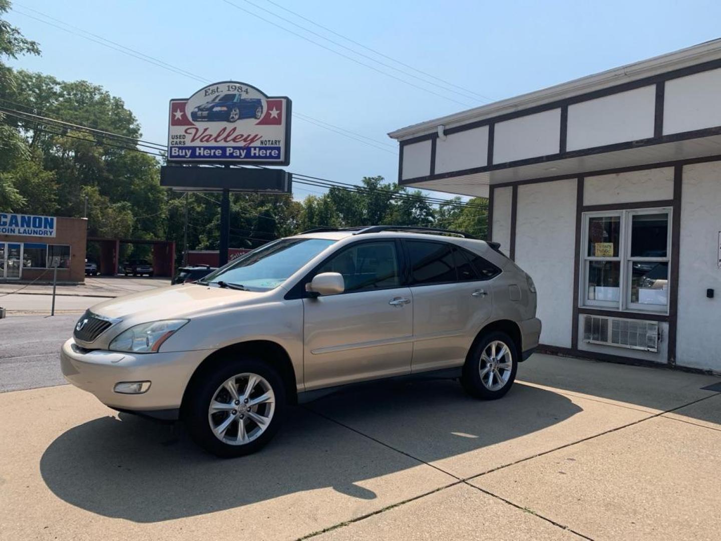 2008 GOLD LEXUS RX 350 (2T2HK31U58C) with an 3.5L engine, Automatic transmission, located at 503 First Street, Canonsburg, PA, 15317, (724) 745-0566, 40.266006, -80.178413 - Photo#0