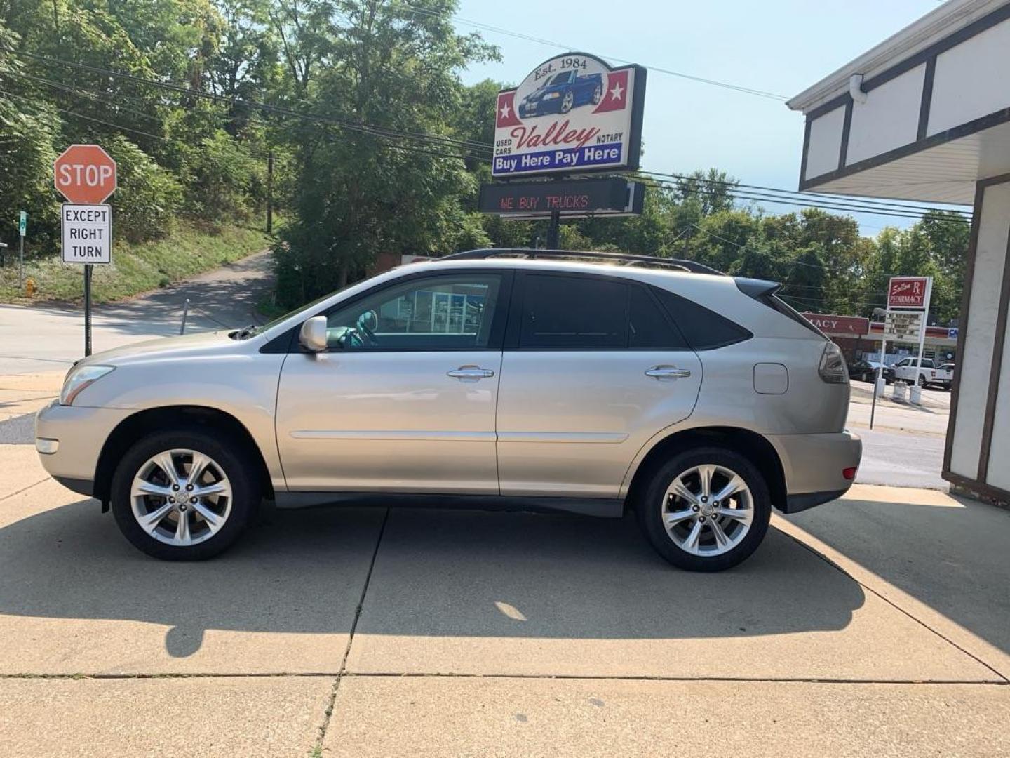 2008 GOLD LEXUS RX 350 (2T2HK31U58C) with an 3.5L engine, Automatic transmission, located at 503 First Street, Canonsburg, PA, 15317, (724) 745-0566, 40.266006, -80.178413 - Photo#1