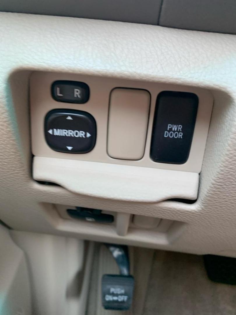 2008 GOLD LEXUS RX 350 (2T2HK31U58C) with an 3.5L engine, Automatic transmission, located at 503 First Street, Canonsburg, PA, 15317, (724) 745-0566, 40.266006, -80.178413 - Photo#28