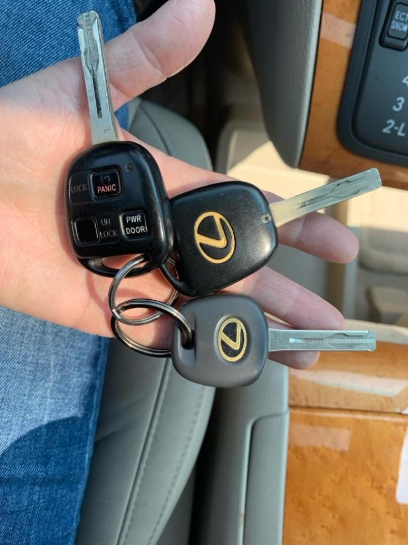 2008 GOLD LEXUS RX 350 (2T2HK31U58C) with an 3.5L engine, Automatic transmission, located at 503 First Street, Canonsburg, PA, 15317, (724) 745-0566, 40.266006, -80.178413 - Photo#43