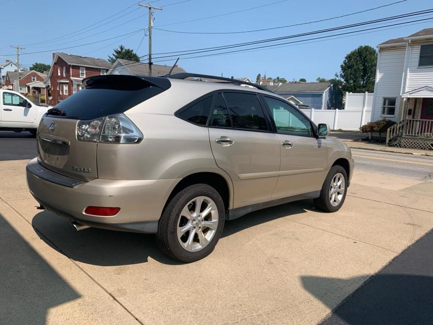 2008 GOLD LEXUS RX 350 (2T2HK31U58C) with an 3.5L engine, Automatic transmission, located at 503 First Street, Canonsburg, PA, 15317, (724) 745-0566, 40.266006, -80.178413 - Photo#4