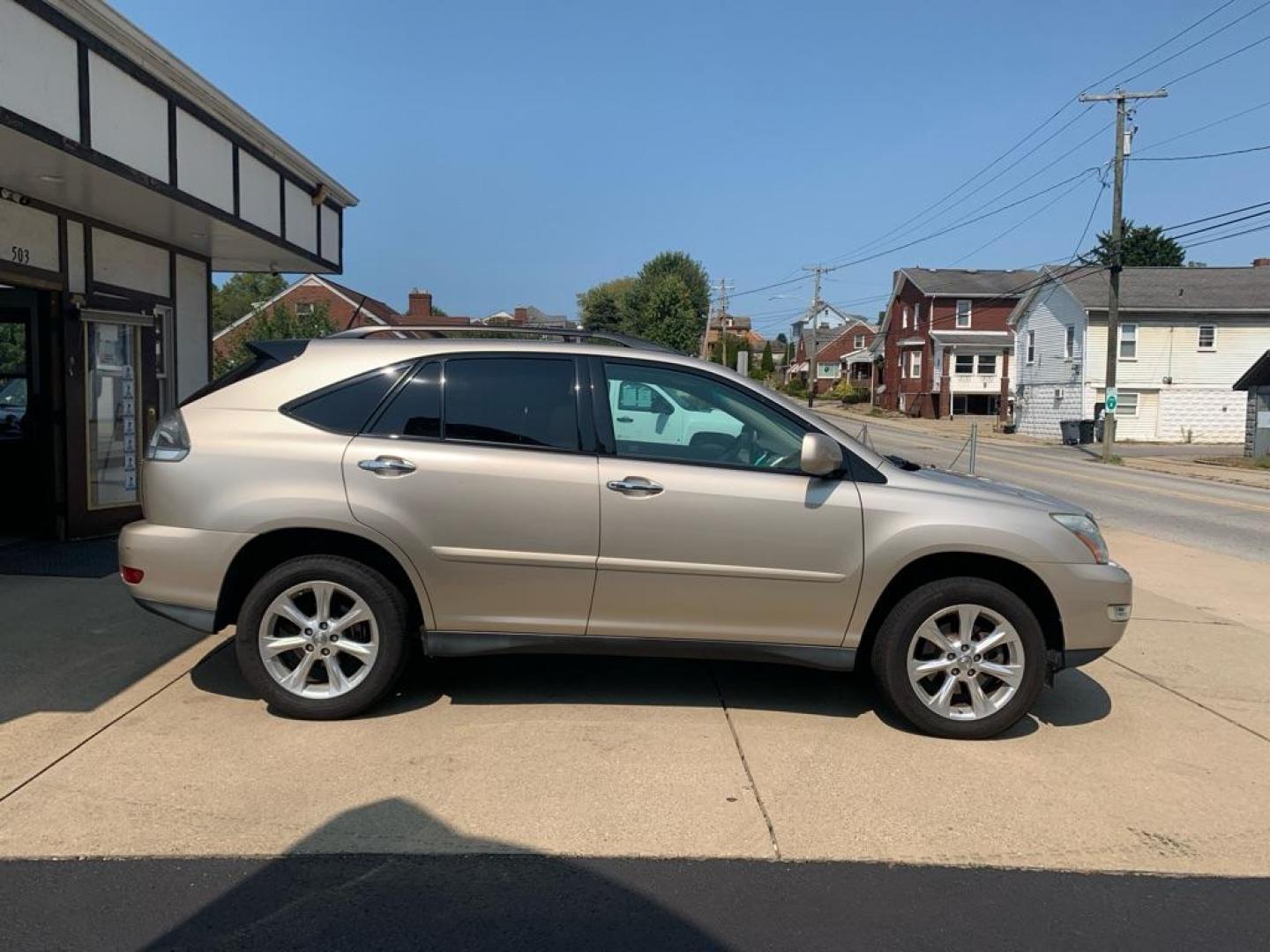 2008 GOLD LEXUS RX 350 (2T2HK31U58C) with an 3.5L engine, Automatic transmission, located at 503 First Street, Canonsburg, PA, 15317, (724) 745-0566, 40.266006, -80.178413 - Photo#5