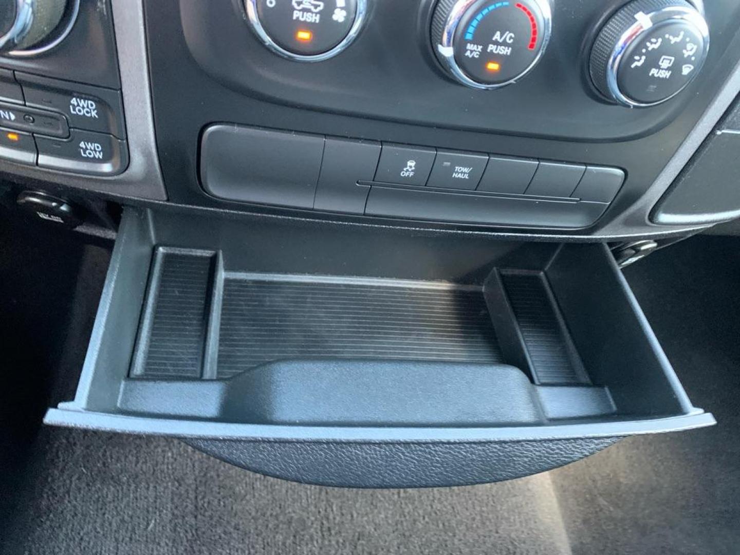2016 GREEN RAM 1500 TRADESMAN (1C6RR7FG0GS) with an 3.6L engine, Automatic transmission, located at 503 First Street, Canonsburg, PA, 15317, (724) 745-0566, 40.266006, -80.178413 - Photo#30
