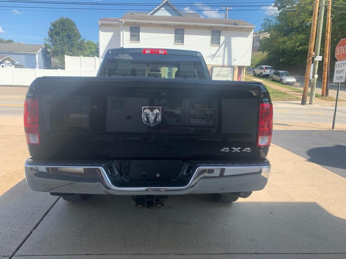 2016 GREEN RAM 1500 TRADESMAN (1C6RR7FG0GS) with an 3.6L engine, Automatic transmission, located at 503 First Street, Canonsburg, PA, 15317, (724) 745-0566, 40.266006, -80.178413 - Photo#3