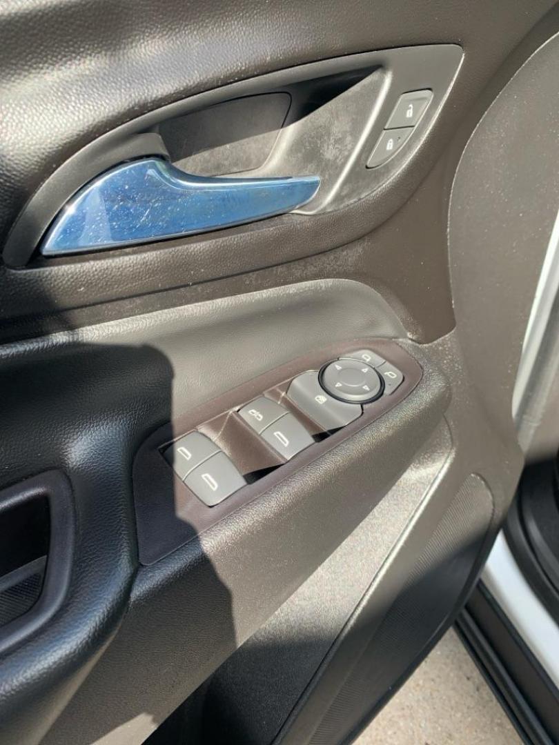 2018 SILVER CHEVROLET EQUINOX LT (2GNAXJEV4J6) with an 1.5L engine, Automatic transmission, located at 503 First Street, Canonsburg, PA, 15317, (724) 745-0566, 40.266006, -80.178413 - Photo#14