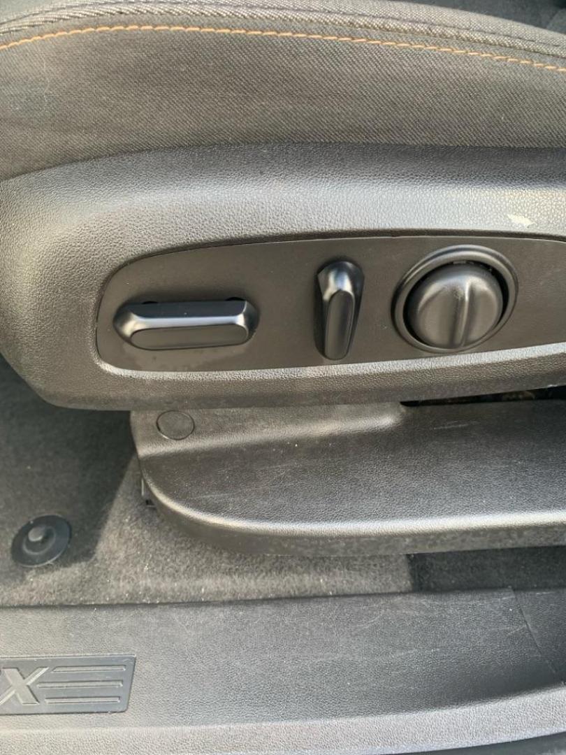 2018 SILVER CHEVROLET EQUINOX LT (2GNAXJEV4J6) with an 1.5L engine, Automatic transmission, located at 503 First Street, Canonsburg, PA, 15317, (724) 745-0566, 40.266006, -80.178413 - Photo#15