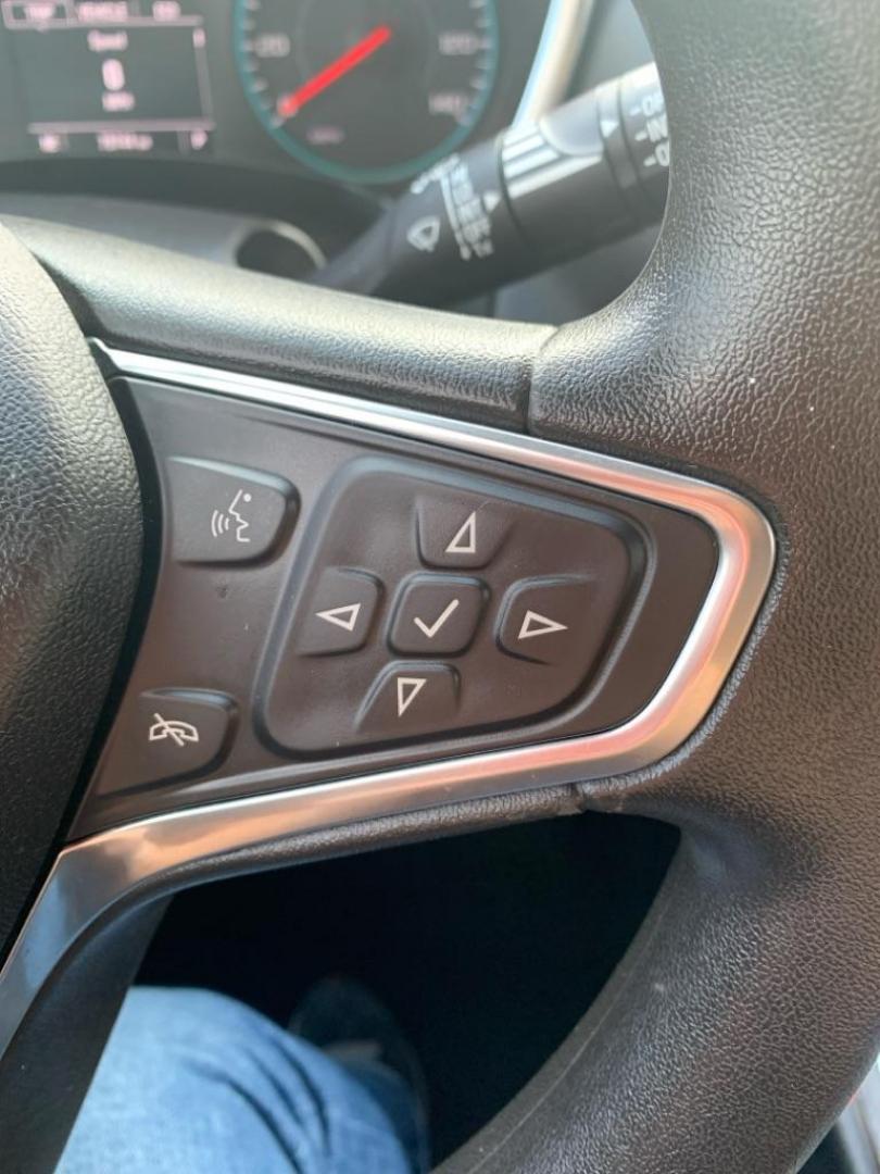 2018 SILVER CHEVROLET EQUINOX LT (2GNAXJEV4J6) with an 1.5L engine, Automatic transmission, located at 503 First Street, Canonsburg, PA, 15317, (724) 745-0566, 40.266006, -80.178413 - Photo#19
