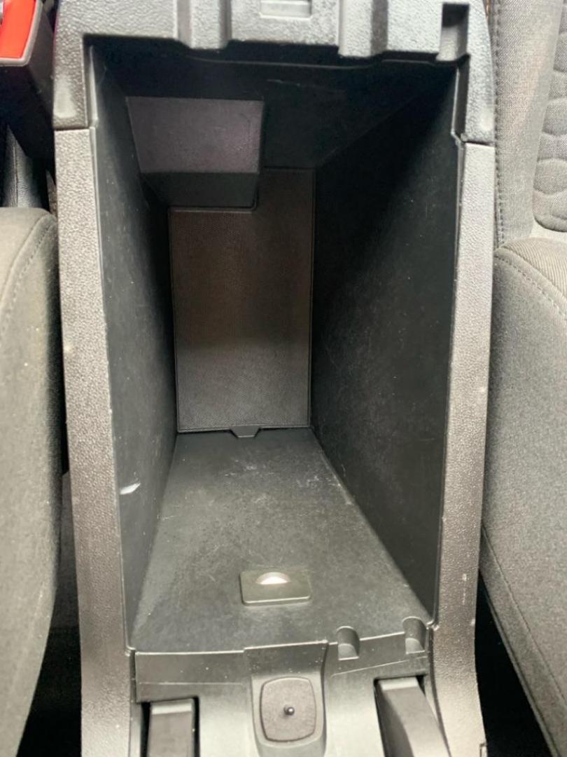 2018 SILVER CHEVROLET EQUINOX LT (2GNAXJEV4J6) with an 1.5L engine, Automatic transmission, located at 503 First Street, Canonsburg, PA, 15317, (724) 745-0566, 40.266006, -80.178413 - Photo#26