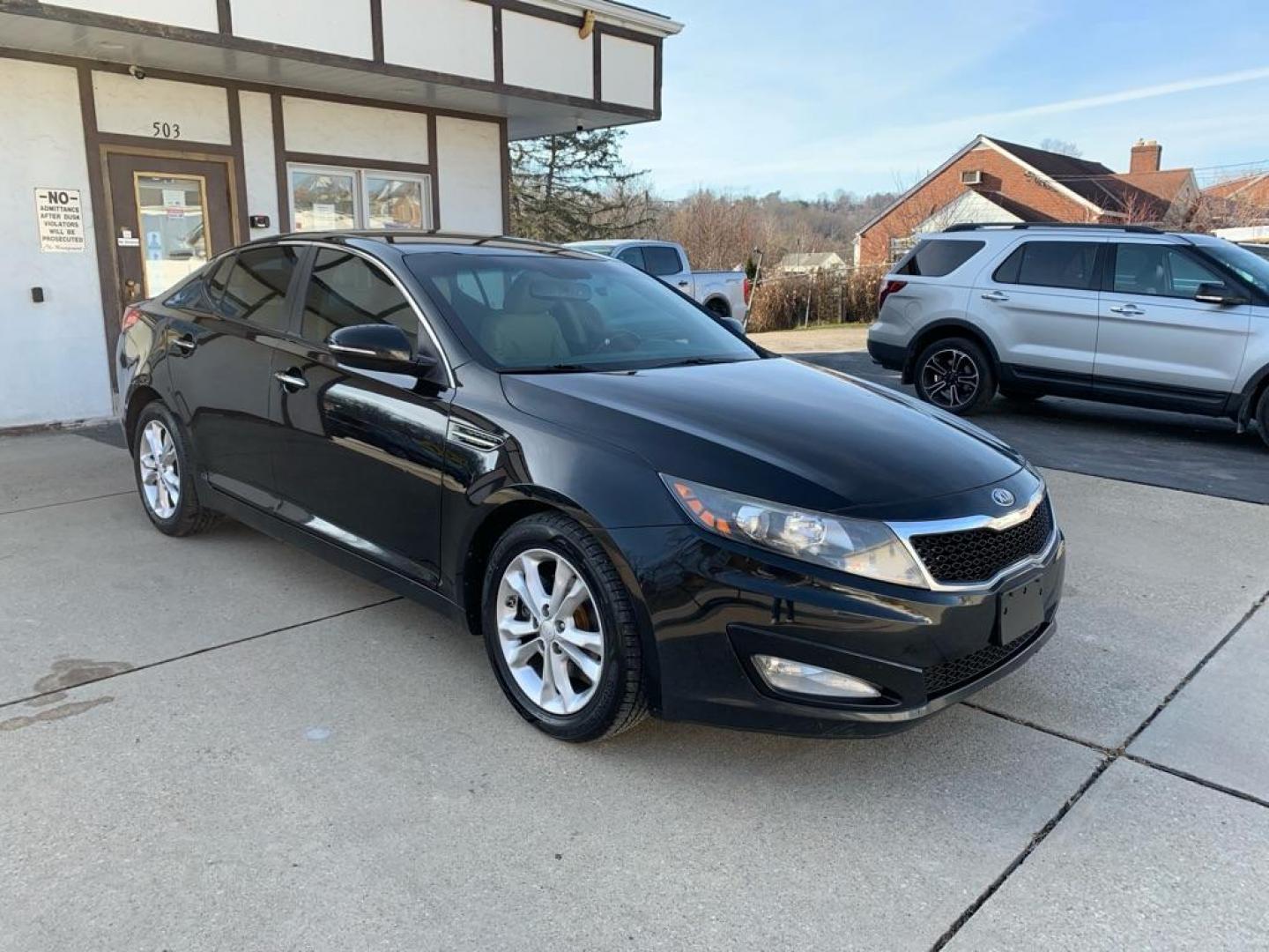 2013 BLACK KIA OPTIMA EX (5XXGN4A76DG) with an 2.4L engine, Automatic transmission, located at 503 First Street, Canonsburg, PA, 15317, (724) 745-0566, 40.266006, -80.178413 - CAR FAX AVAILABLE! AM/FM/CD/MP3, BLUETOOTH WIRELESS TECHNOLOGY, LEATHER SEAT TRIM, REMOTE KEYLESS ENTRY, PUSH BUTTON START, CRUISE CONTROL, TRACTION CONTROL SYSTEM WE FINANCE! FAST AND EASY APPROVALS! CALL US OR APPLY ONLINE: 724-745-0566 OFFICE WWW.USEDCARSCANONSBURGPA.COM AFTER HOURS QUEST - Photo#3