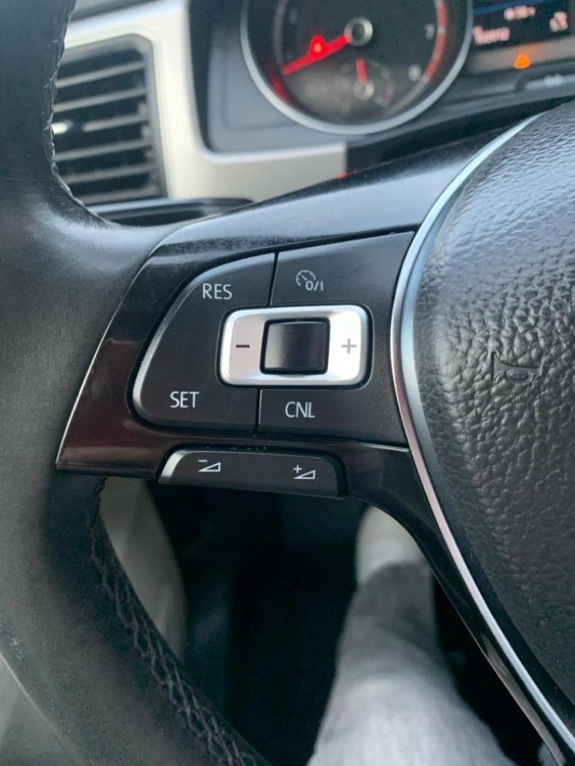 2018 BLACK VOLKSWAGEN ATLAS SE (1V2KR2CA1JC) with an 3.6L engine, Automatic transmission, located at 503 First Street, Canonsburg, PA, 15317, (724) 745-0566, 40.266006, -80.178413 - Photo#23
