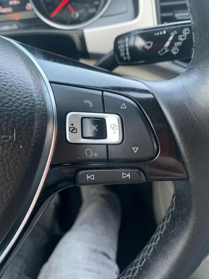 2018 BLACK VOLKSWAGEN ATLAS SE (1V2KR2CA1JC) with an 3.6L engine, Automatic transmission, located at 503 First Street, Canonsburg, PA, 15317, (724) 745-0566, 40.266006, -80.178413 - Photo#24