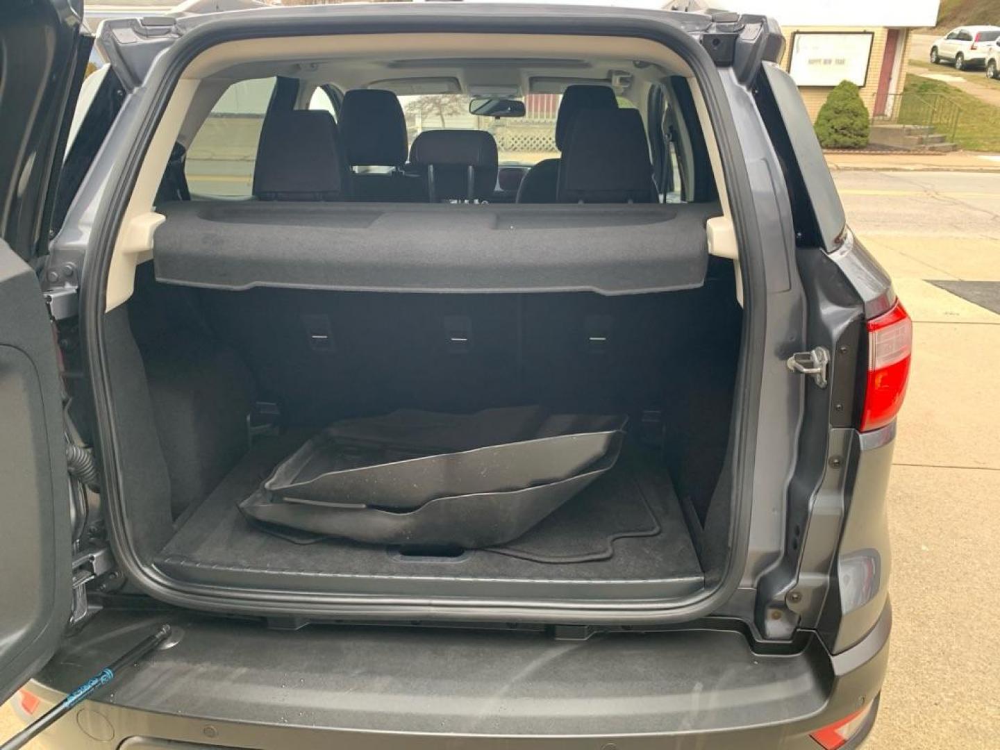 2020 GRAY FORD ECOSPORT SE (MAJ3S2GE4LC) with an 1.0L engine, Automatic transmission, located at 503 First Street, Canonsburg, PA, 15317, (724) 745-0566, 40.266006, -80.178413 - Photo#18