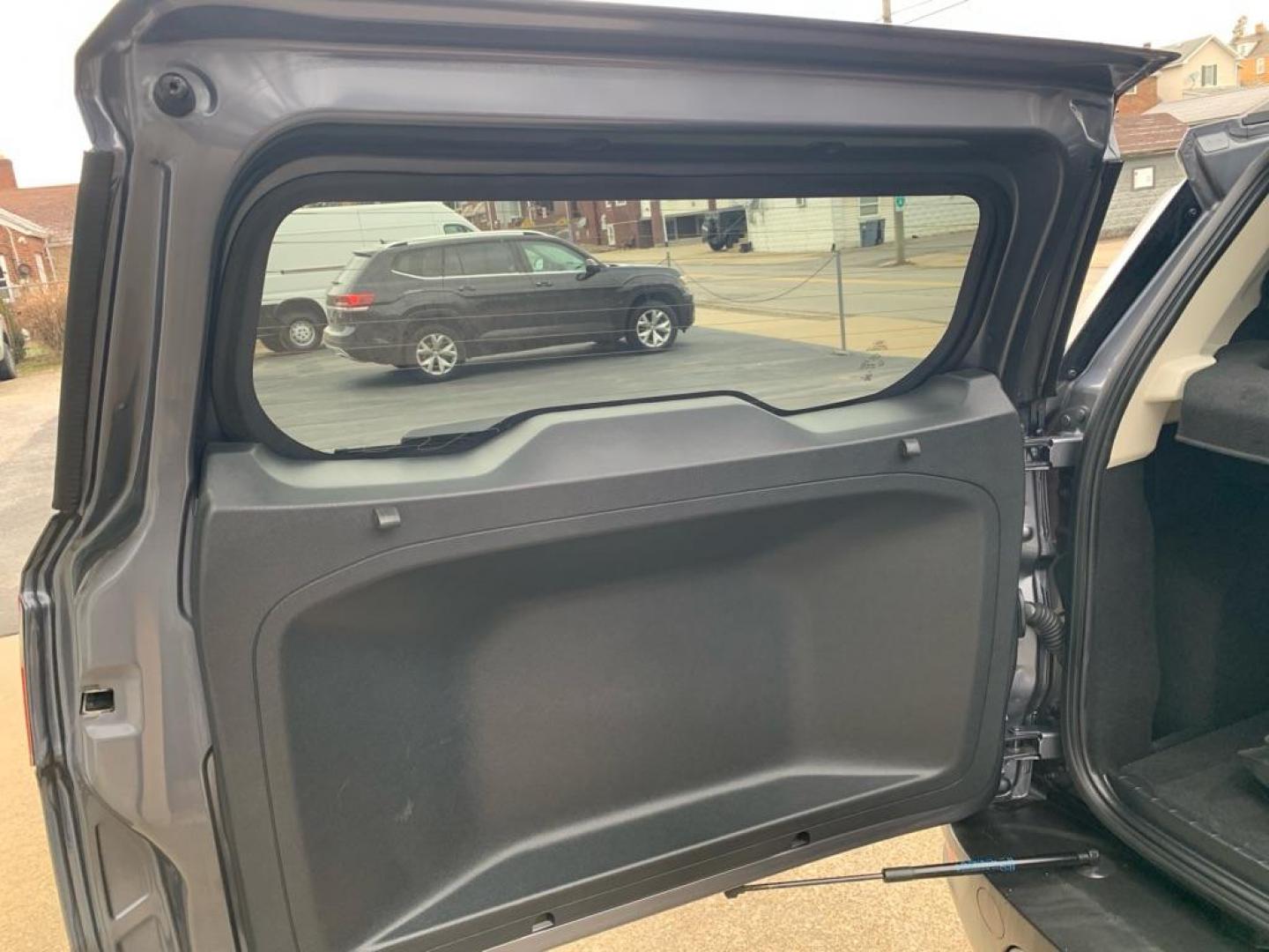 2020 GRAY FORD ECOSPORT SE (MAJ3S2GE4LC) with an 1.0L engine, Automatic transmission, located at 503 First Street, Canonsburg, PA, 15317, (724) 745-0566, 40.266006, -80.178413 - Photo#19