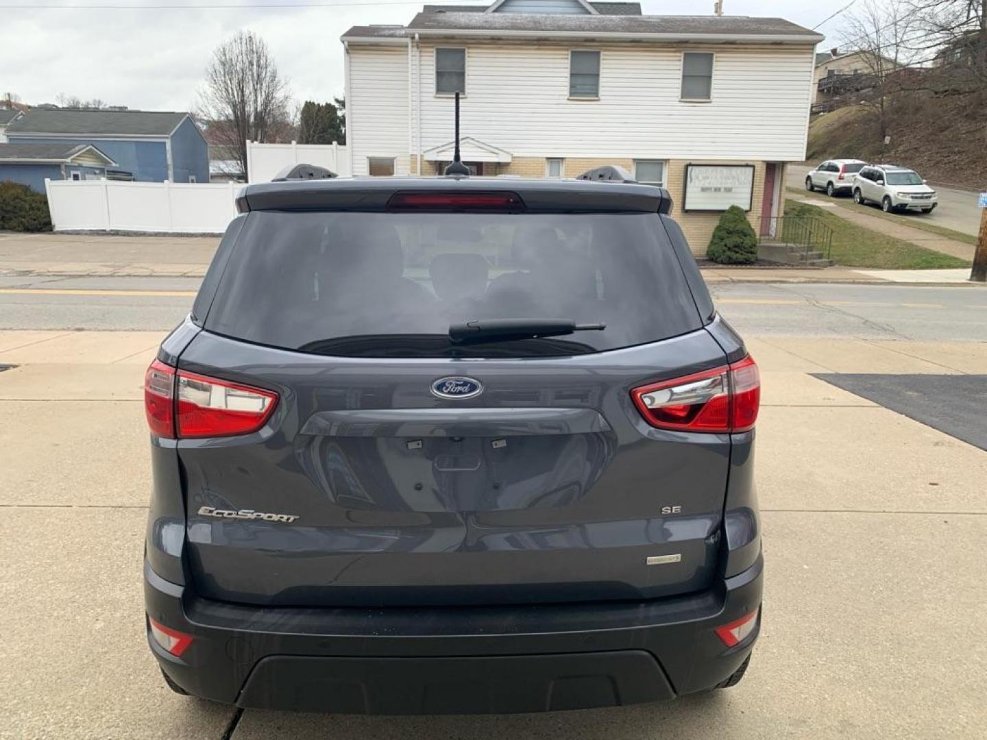 2020 GRAY FORD ECOSPORT SE (MAJ3S2GE4LC) with an 1.0L engine, Automatic transmission, located at 503 First Street, Canonsburg, PA, 15317, (724) 745-0566, 40.266006, -80.178413 - Photo#3