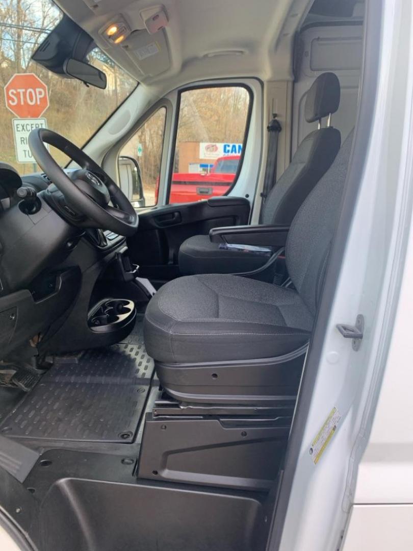2022 WHITE RAM PROMASTER 2500 2500 HIGH (3C6LRVDG0NE) with an 3.6L engine, Automatic transmission, located at 503 First Street, Canonsburg, PA, 15317, (724) 745-0566, 40.266006, -80.178413 - Photo#13