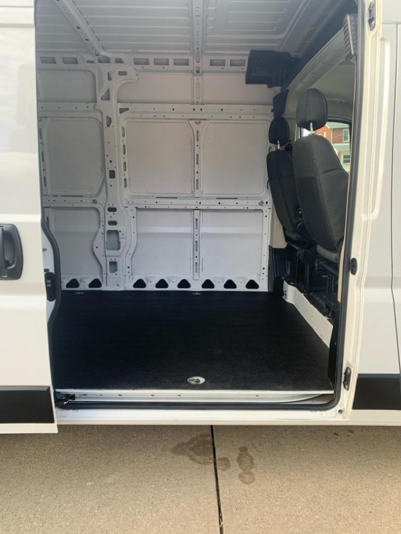 2022 WHITE RAM PROMASTER 2500 2500 HIGH (3C6LRVDG0NE) with an 3.6L engine, Automatic transmission, located at 503 First Street, Canonsburg, PA, 15317, (724) 745-0566, 40.266006, -80.178413 - Photo#15