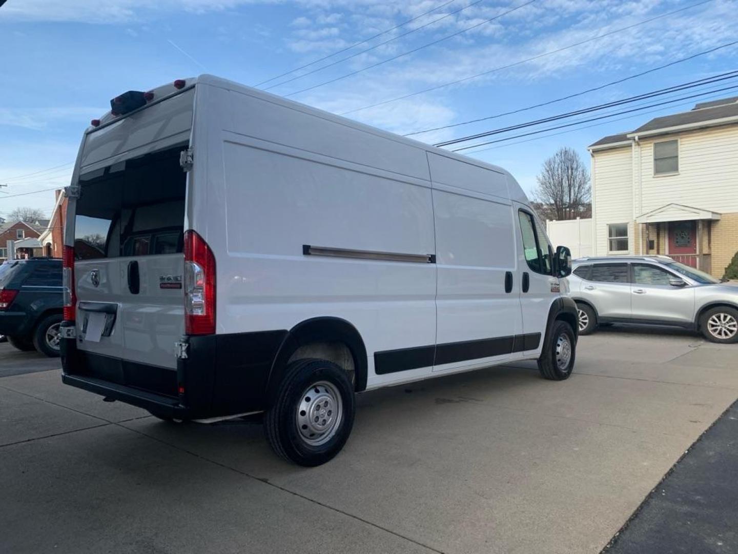 2022 WHITE RAM PROMASTER 2500 2500 HIGH (3C6LRVDG0NE) with an 3.6L engine, Automatic transmission, located at 503 First Street, Canonsburg, PA, 15317, (724) 745-0566, 40.266006, -80.178413 - Photo#3