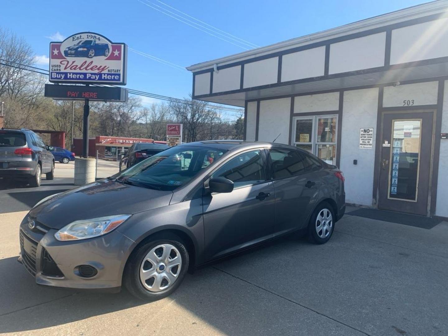 2012 GREY FORD FOCUS S (1FAHP3E2XCL) with an 2.0L engine, Automatic transmission, located at 503 First Street, Canonsburg, PA, 15317, (724) 745-0566, 40.266006, -80.178413 - Photo#0