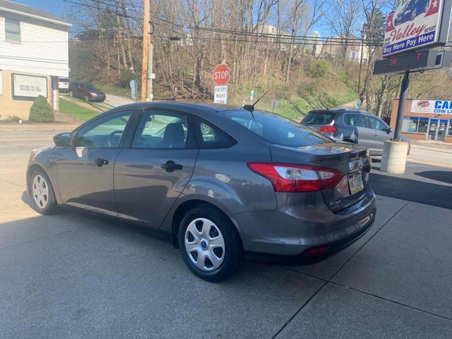 2012 GREY FORD FOCUS S (1FAHP3E2XCL) with an 2.0L engine, Automatic transmission, located at 503 First Street, Canonsburg, PA, 15317, (724) 745-0566, 40.266006, -80.178413 - Photo#1