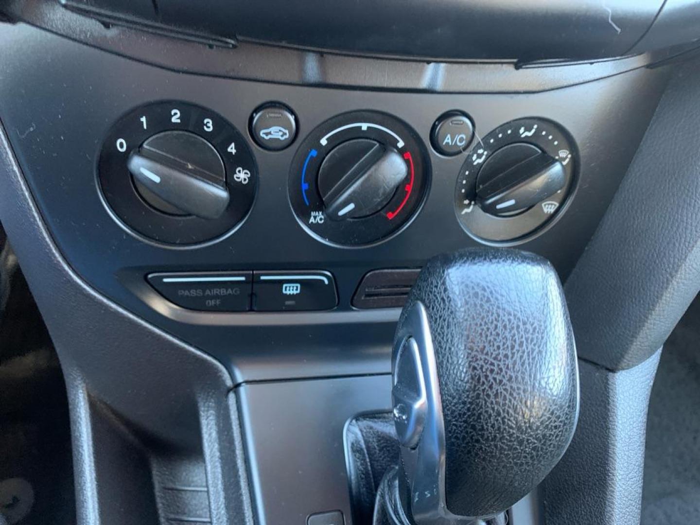 2012 GREY FORD FOCUS S (1FAHP3E2XCL) with an 2.0L engine, Automatic transmission, located at 503 First Street, Canonsburg, PA, 15317, (724) 745-0566, 40.266006, -80.178413 - Photo#19
