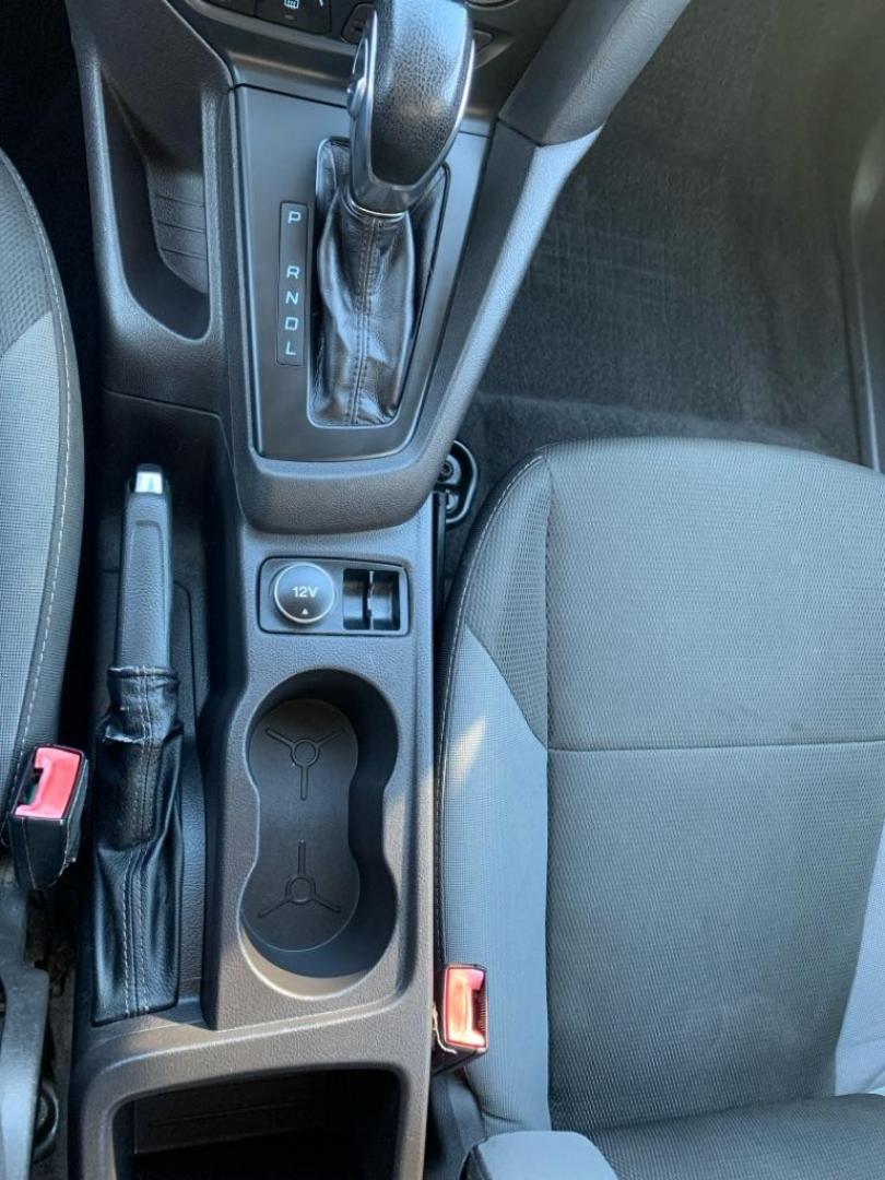 2012 GREY FORD FOCUS S (1FAHP3E2XCL) with an 2.0L engine, Automatic transmission, located at 503 First Street, Canonsburg, PA, 15317, (724) 745-0566, 40.266006, -80.178413 - Photo#20