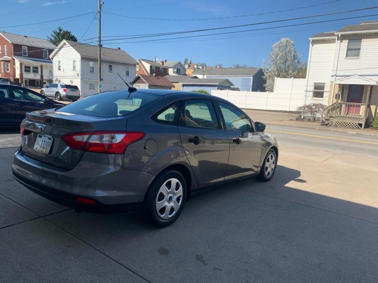 2012 GREY FORD FOCUS S (1FAHP3E2XCL) with an 2.0L engine, Automatic transmission, located at 503 First Street, Canonsburg, PA, 15317, (724) 745-0566, 40.266006, -80.178413 - Photo#2