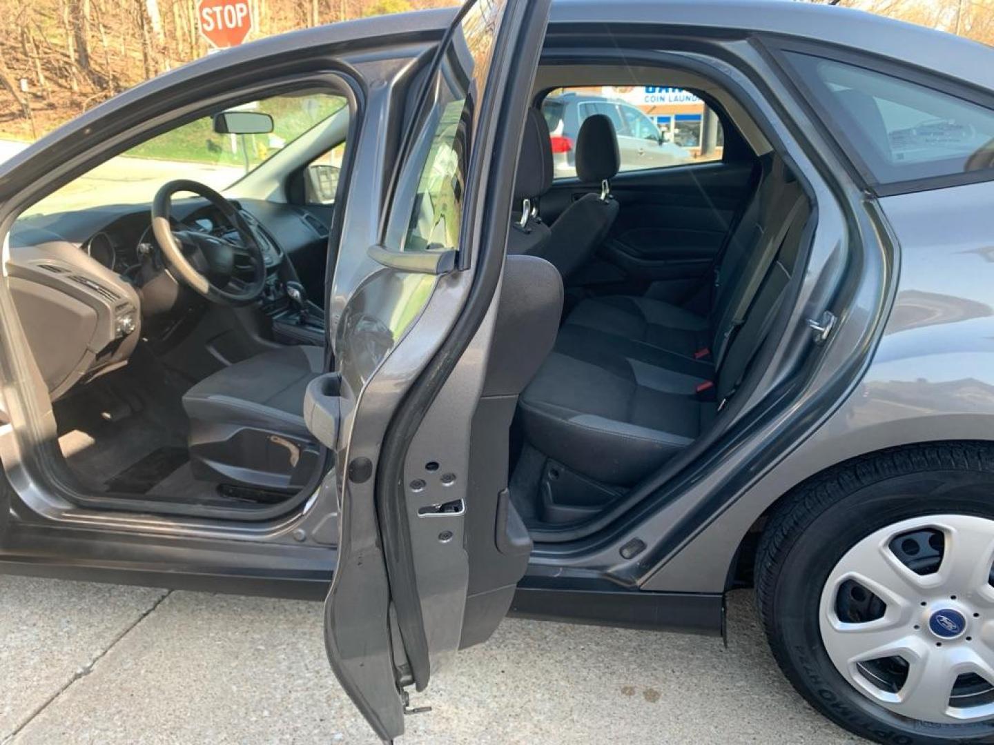 2012 GREY FORD FOCUS S (1FAHP3E2XCL) with an 2.0L engine, Automatic transmission, located at 503 First Street, Canonsburg, PA, 15317, (724) 745-0566, 40.266006, -80.178413 - Photo#6
