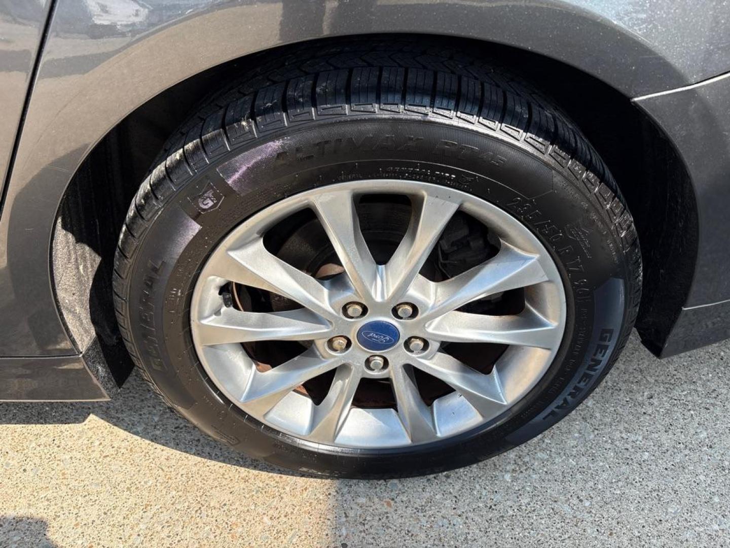 2017 GRAY FORD FUSION SE (3FA6P0HD8HR) with an 1.5L engine, Automatic transmission, located at 503 First Street, Canonsburg, PA, 15317, (724) 745-0566, 40.266006, -80.178413 - Photo#10