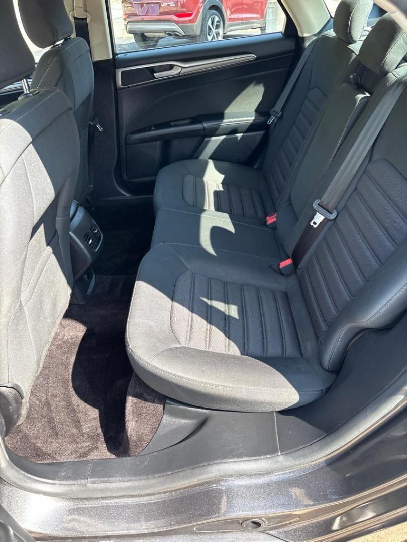 2017 GRAY FORD FUSION SE (3FA6P0HD8HR) with an 1.5L engine, Automatic transmission, located at 503 First Street, Canonsburg, PA, 15317, (724) 745-0566, 40.266006, -80.178413 - Photo#15