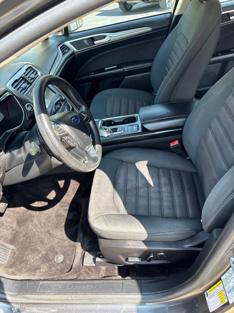 2017 GRAY FORD FUSION SE (3FA6P0HD8HR) with an 1.5L engine, Automatic transmission, located at 503 First Street, Canonsburg, PA, 15317, (724) 745-0566, 40.266006, -80.178413 - Photo#16