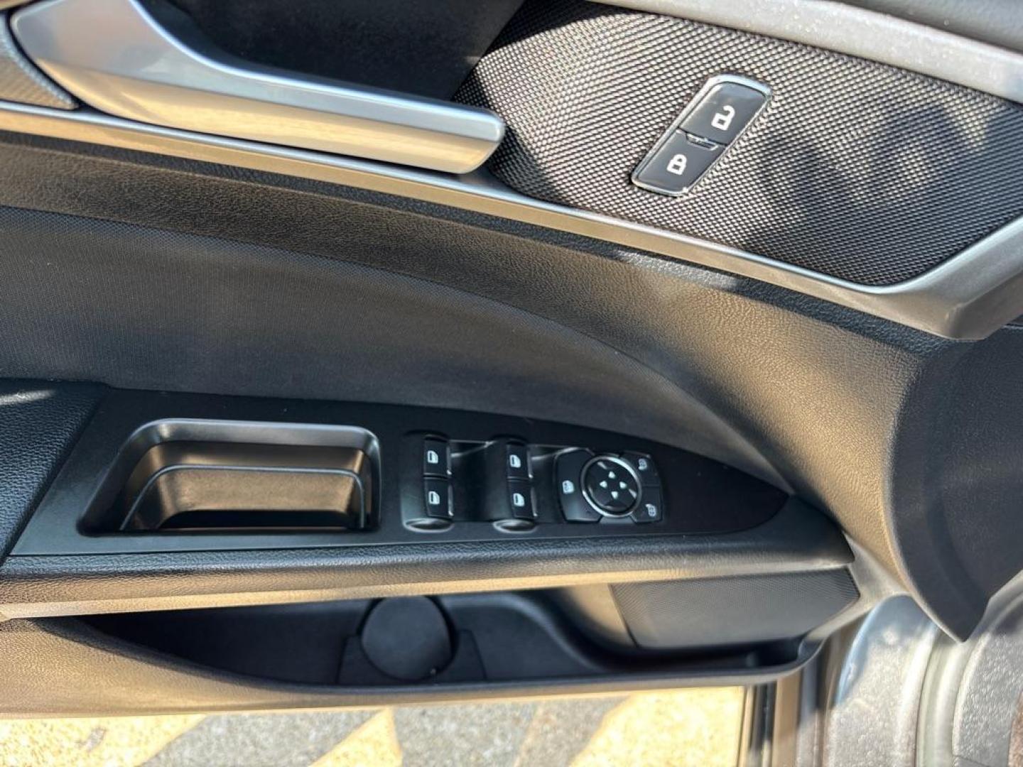 2017 GRAY FORD FUSION SE (3FA6P0HD8HR) with an 1.5L engine, Automatic transmission, located at 503 First Street, Canonsburg, PA, 15317, (724) 745-0566, 40.266006, -80.178413 - Photo#19