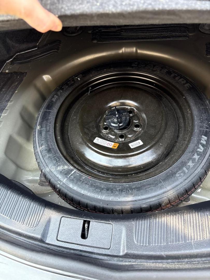 2017 GRAY FORD FUSION SE (3FA6P0HD8HR) with an 1.5L engine, Automatic transmission, located at 503 First Street, Canonsburg, PA, 15317, (724) 745-0566, 40.266006, -80.178413 - Photo#22
