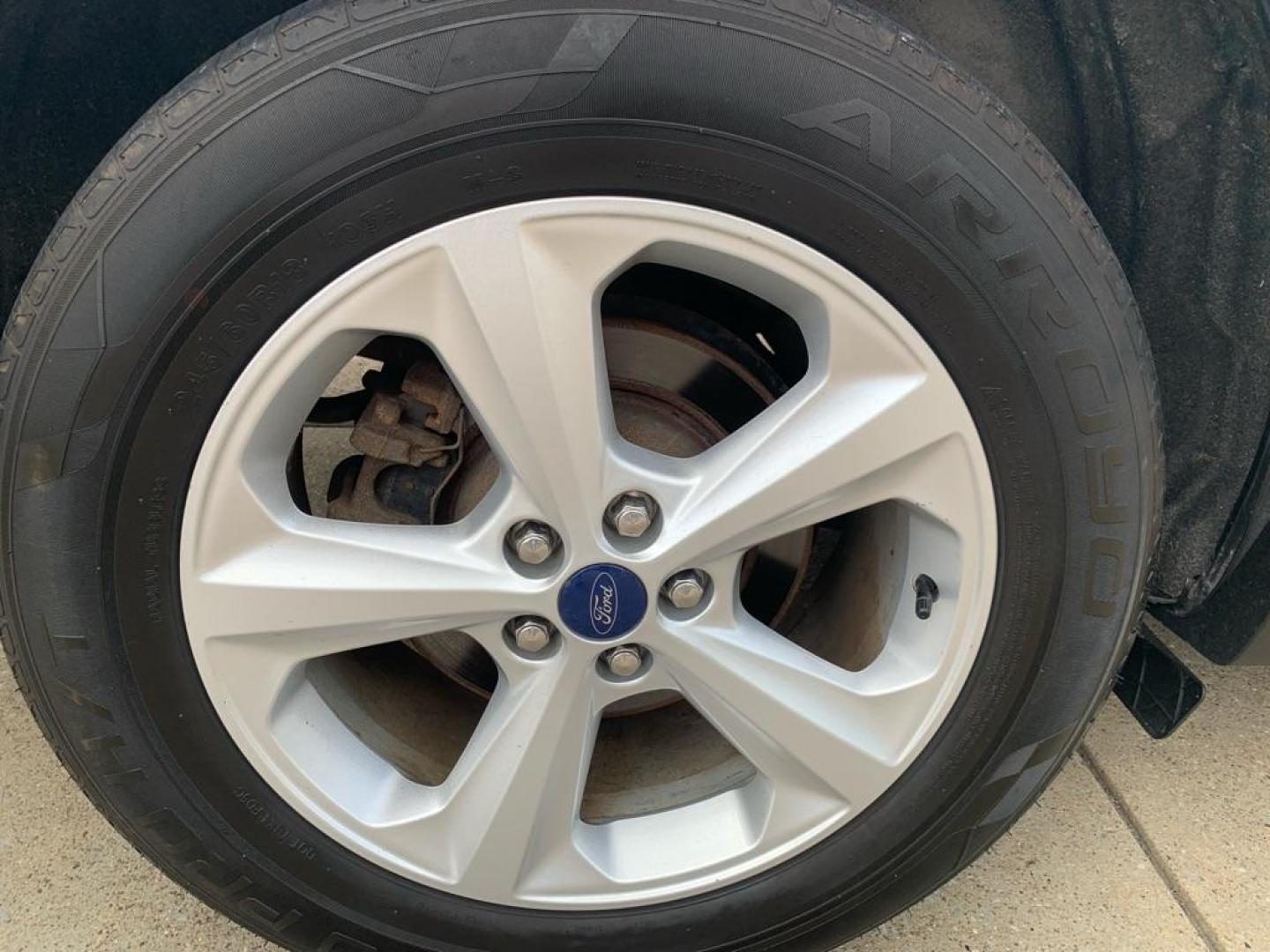 2018 SILVER FORD EDGE SE (2FMPK4G95JB) with an 2.0L engine, Automatic transmission, located at 503 First Street, Canonsburg, PA, 15317, (724) 745-0566, 40.266006, -80.178413 - Photo#4