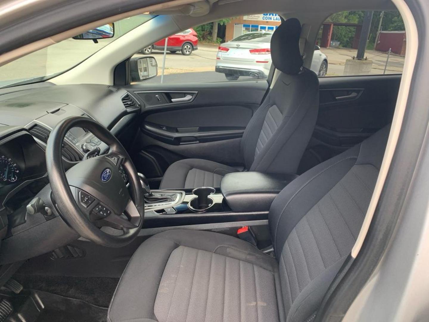 2018 SILVER FORD EDGE SE (2FMPK4G95JB) with an 2.0L engine, Automatic transmission, located at 503 First Street, Canonsburg, PA, 15317, (724) 745-0566, 40.266006, -80.178413 - Photo#5