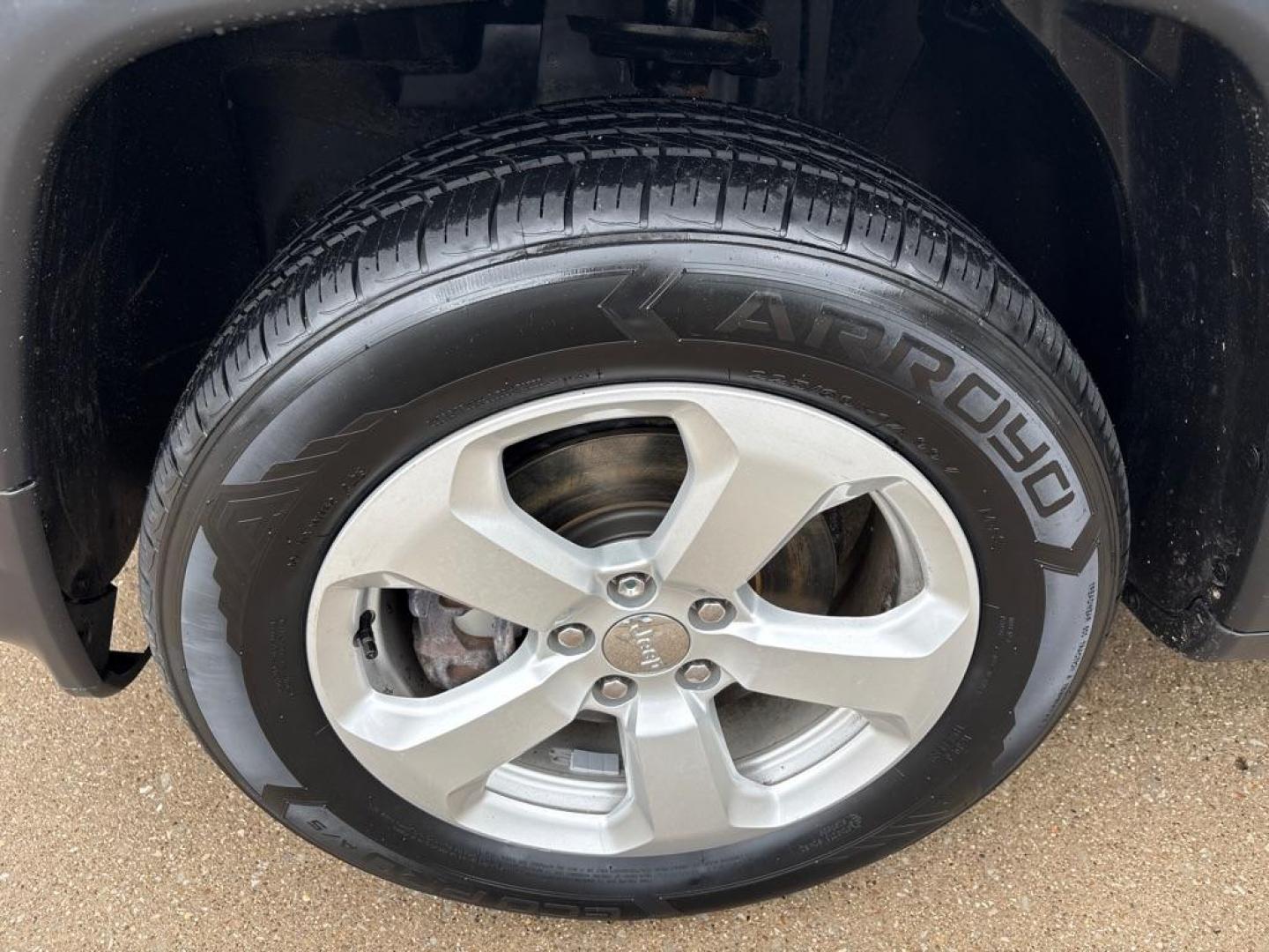 2018 BLACK JEEP COMPASS LATITUDE (3C4NJDBB0JT) with an 2.4L engine, Automatic transmission, located at 503 First Street, Canonsburg, PA, 15317, (724) 745-0566, 40.266006, -80.178413 - Photo#8