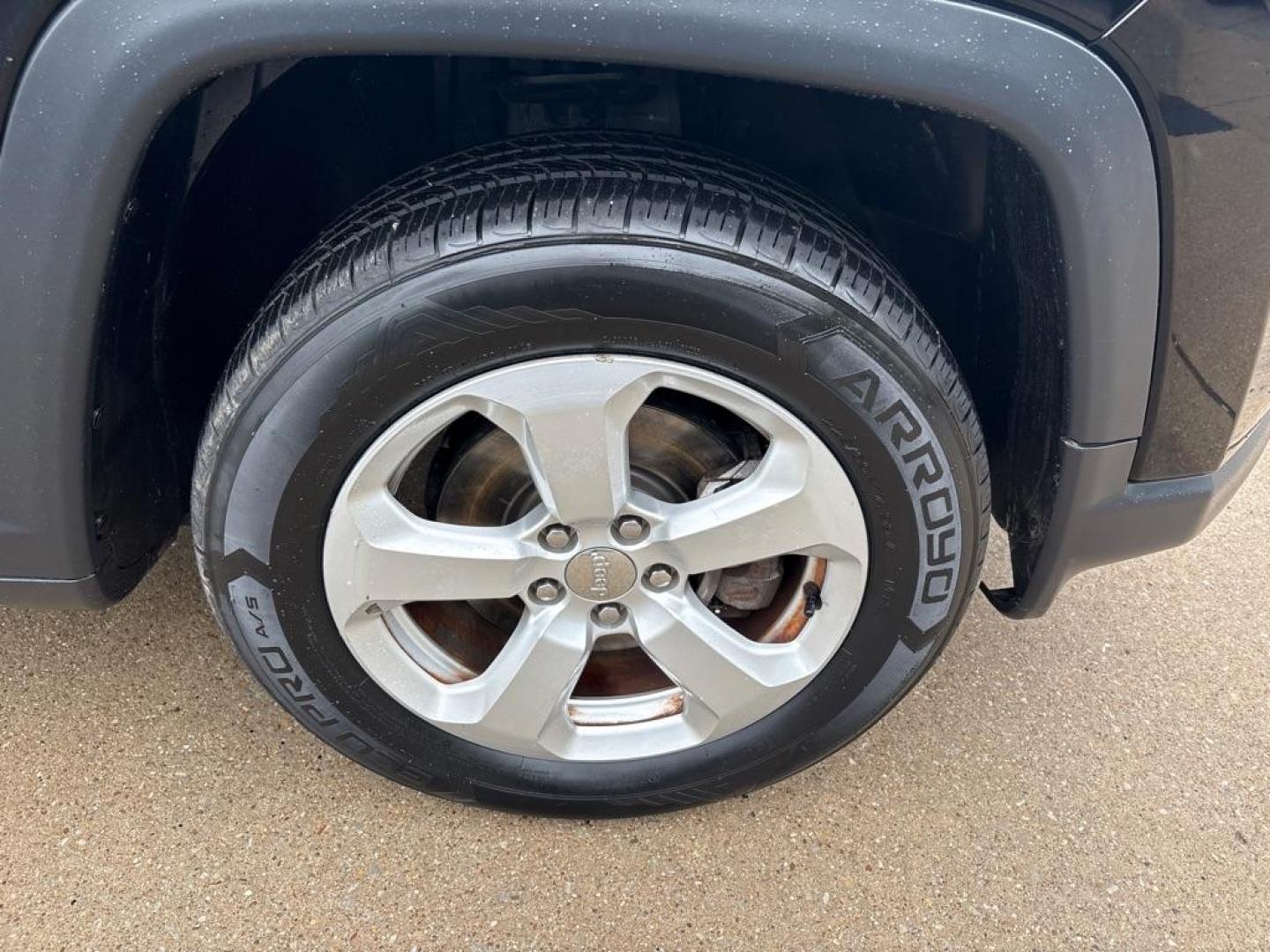 2018 BLACK JEEP COMPASS LATITUDE (3C4NJDBB0JT) with an 2.4L engine, Automatic transmission, located at 503 First Street, Canonsburg, PA, 15317, (724) 745-0566, 40.266006, -80.178413 - Photo#11