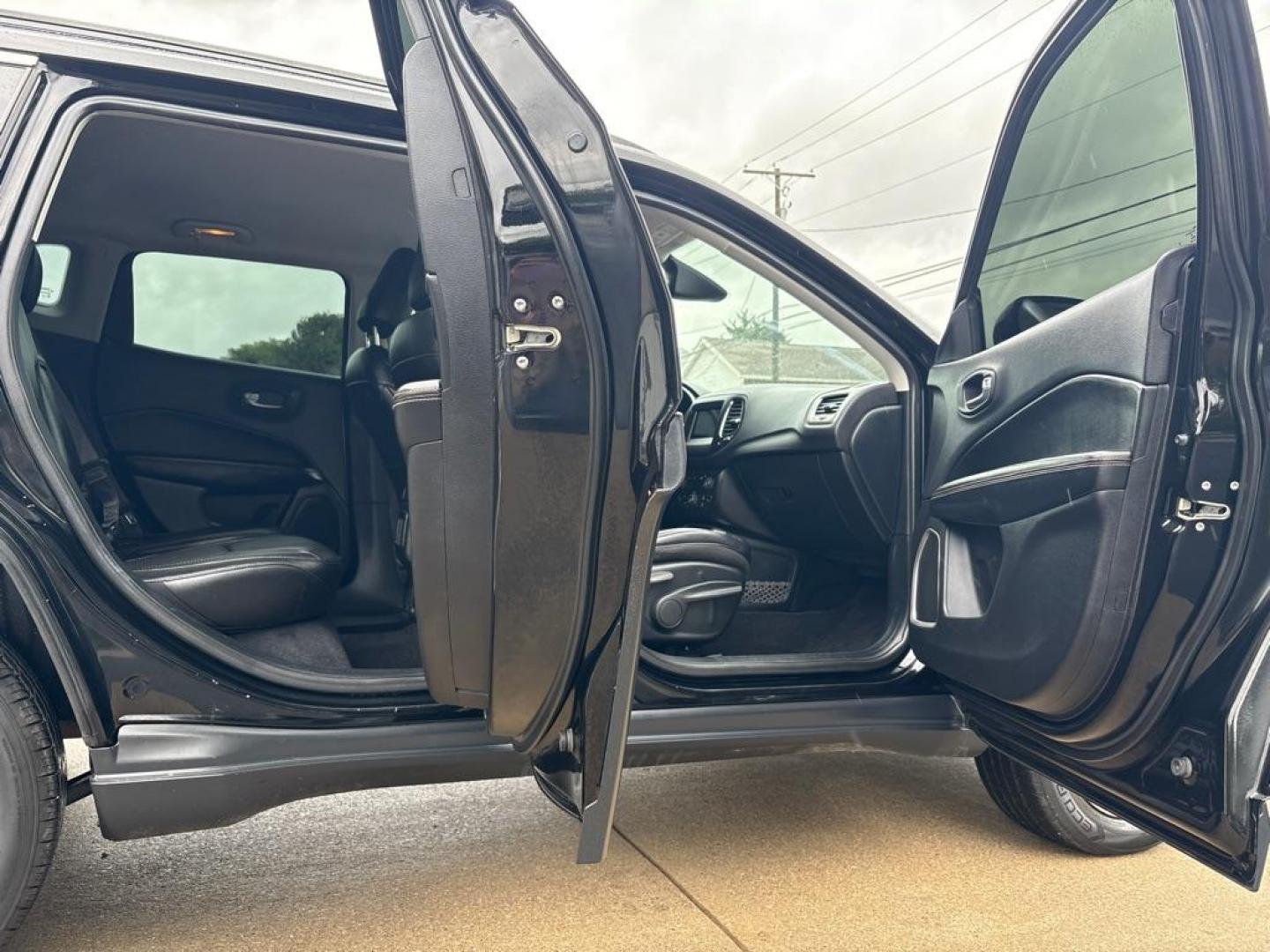2018 BLACK JEEP COMPASS LATITUDE (3C4NJDBB0JT) with an 2.4L engine, Automatic transmission, located at 503 First Street, Canonsburg, PA, 15317, (724) 745-0566, 40.266006, -80.178413 - Photo#12
